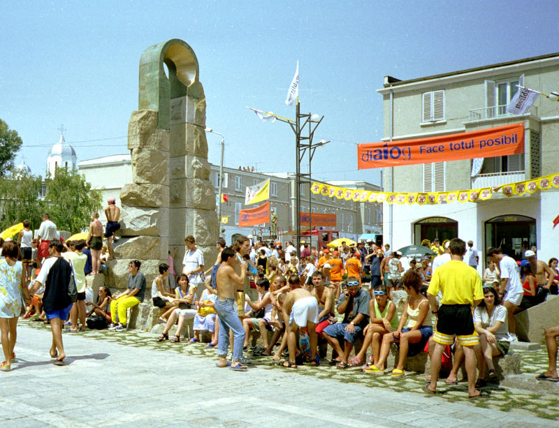 The crowds gather in the town square to view the eclipse