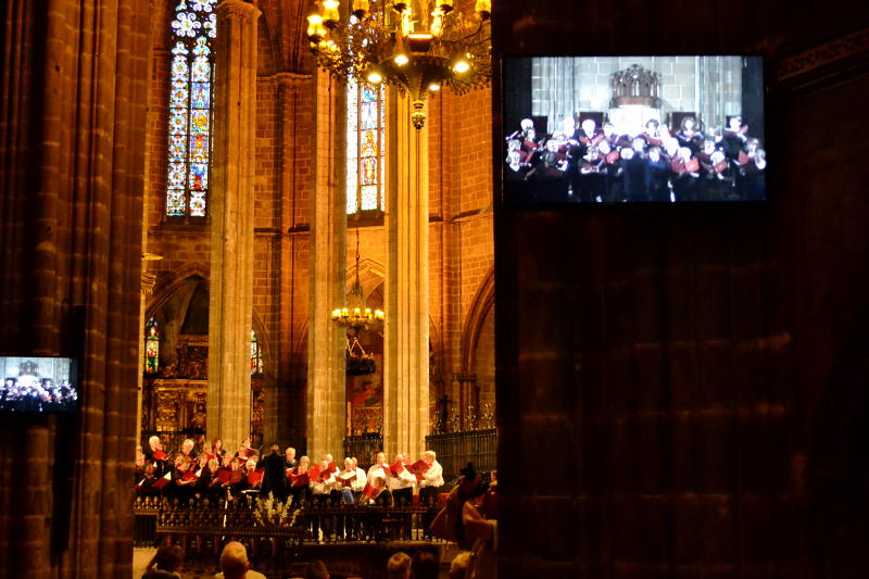 The choir on a TV screen