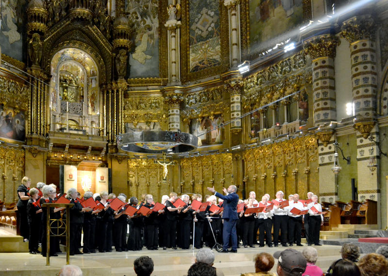 Singing on the high altar