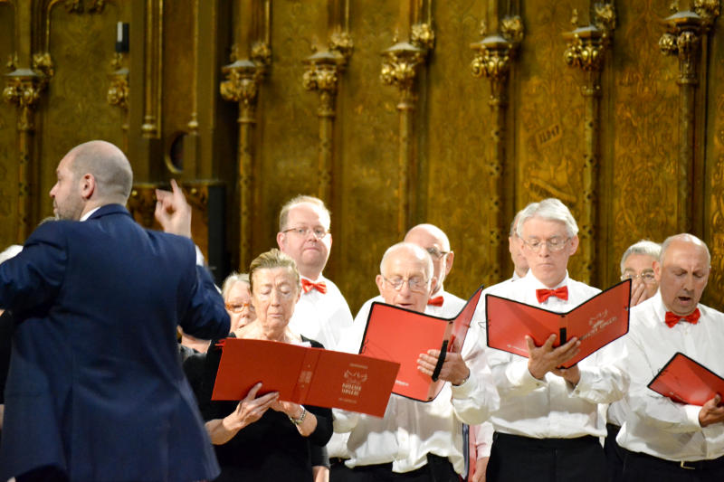 Singing on the high altar