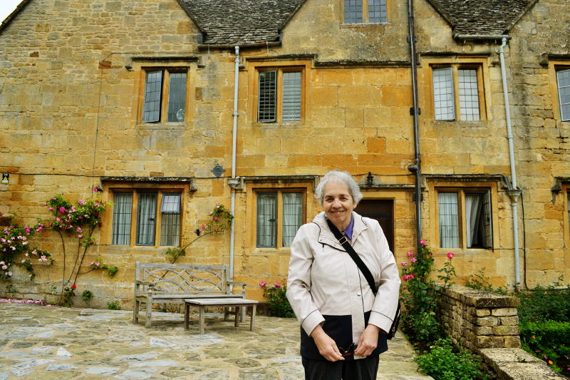 Miriam in front of Buckland Manor