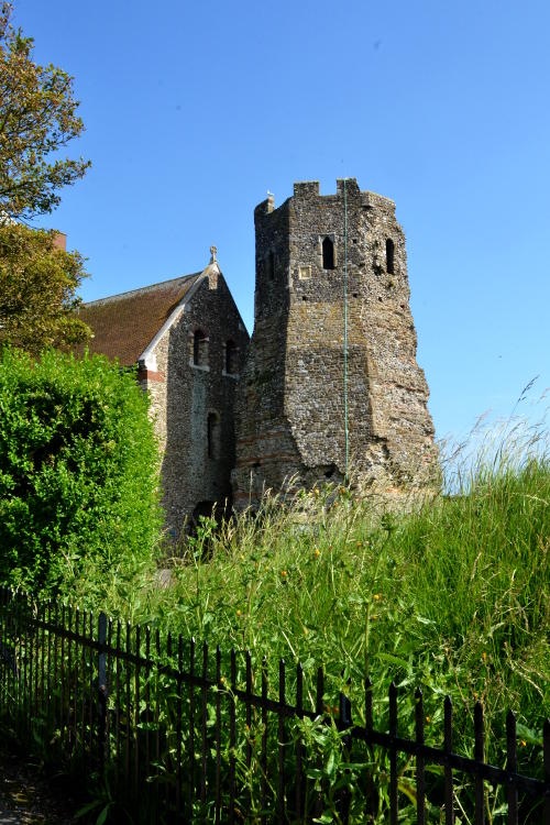 Roman lighthouse next to a Saxon church